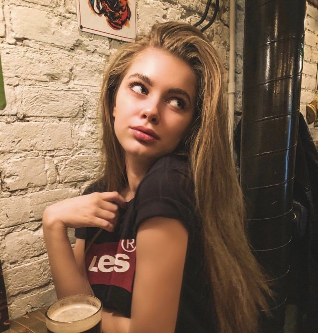 Оля привлекальеная девушка из Чистякова цена от 3000 руб