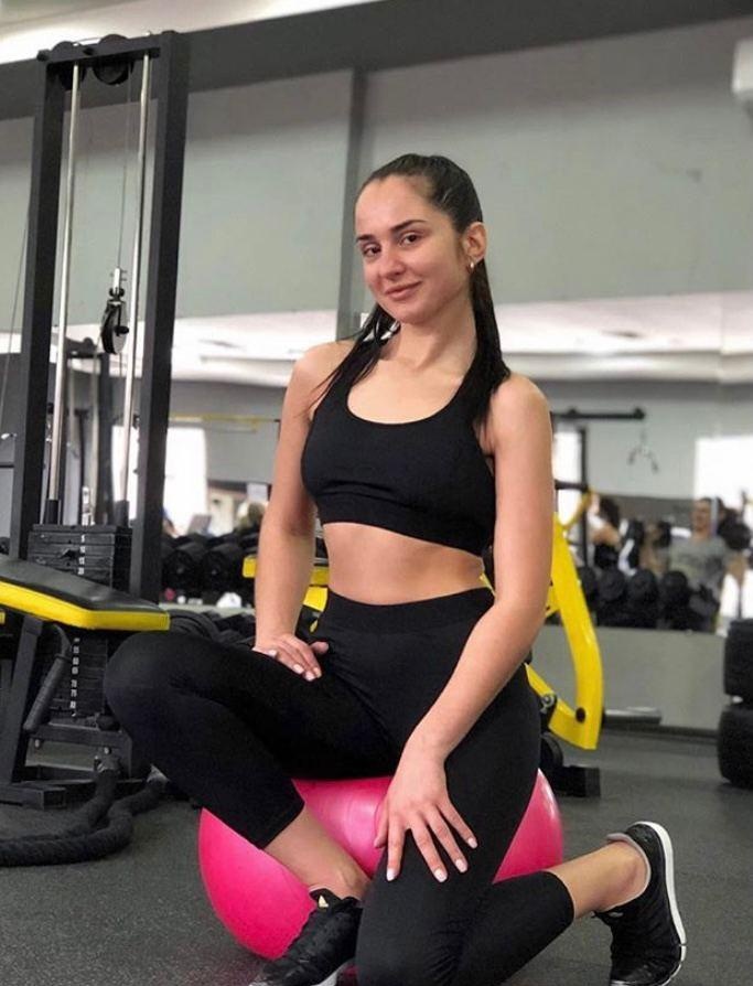 🎥 Наденька привлекальеная девушка из Чистякова цена от 5000 руб