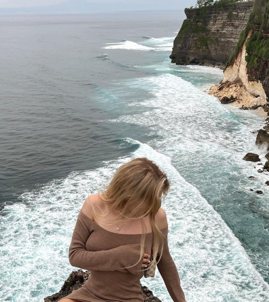 Ксения привлекальеная девушка из Чистякова цена от 3000 руб