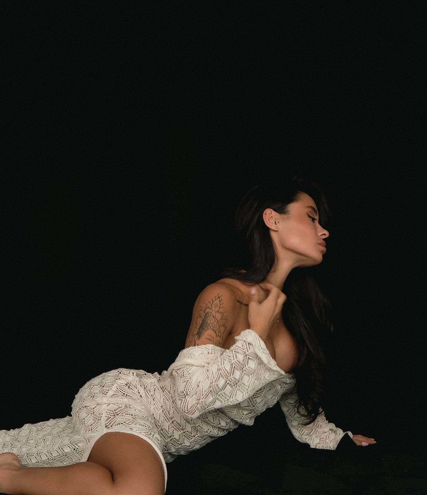 Надюша привлекальеная девушка из Чистякова цена от 8000 руб