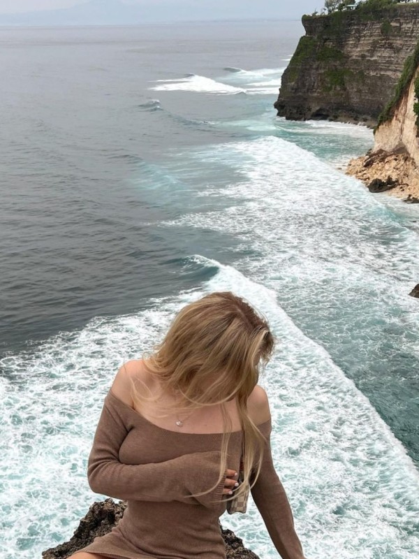 Ксения привлекательная девушка из Чистякова цена от 3000 руб