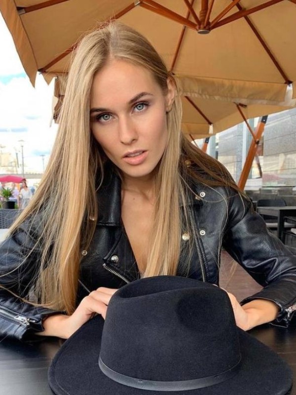 Алиса привлекательная девушка из Чистякова цена от 3500 руб