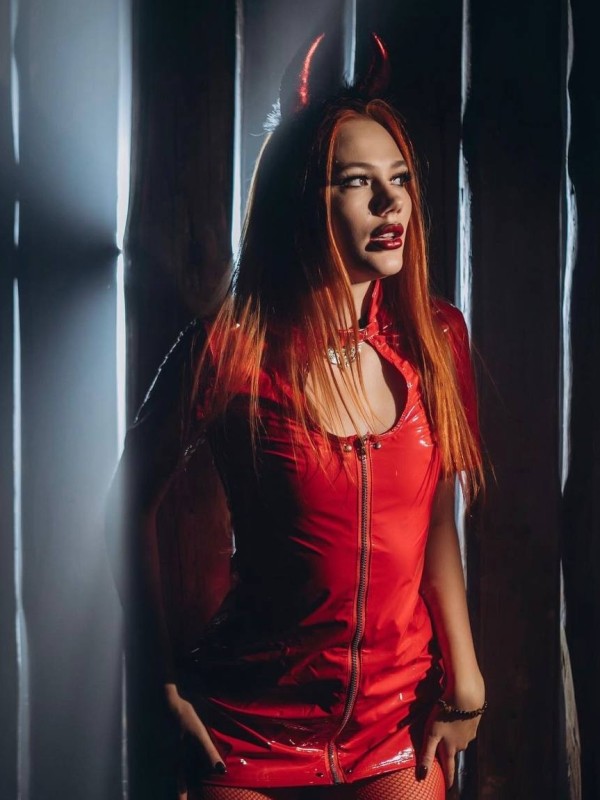 Дамира привлекательная девушка из Чистякова цена от 4000 руб